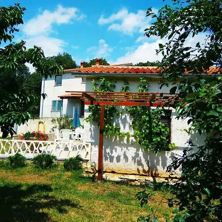 Holiday Homes Alara&simba * Valtura